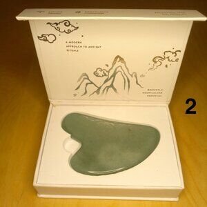 NIB Mount Lai Jade Gua Sha Facial Lifting Tool